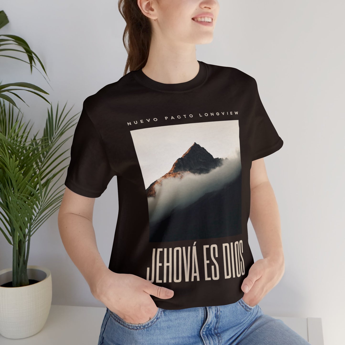 Jehová Es Dios — Camiseta unisex de manga corta